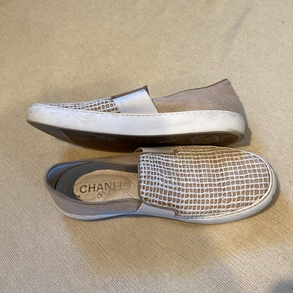 Chanel - Picture 2 of 10